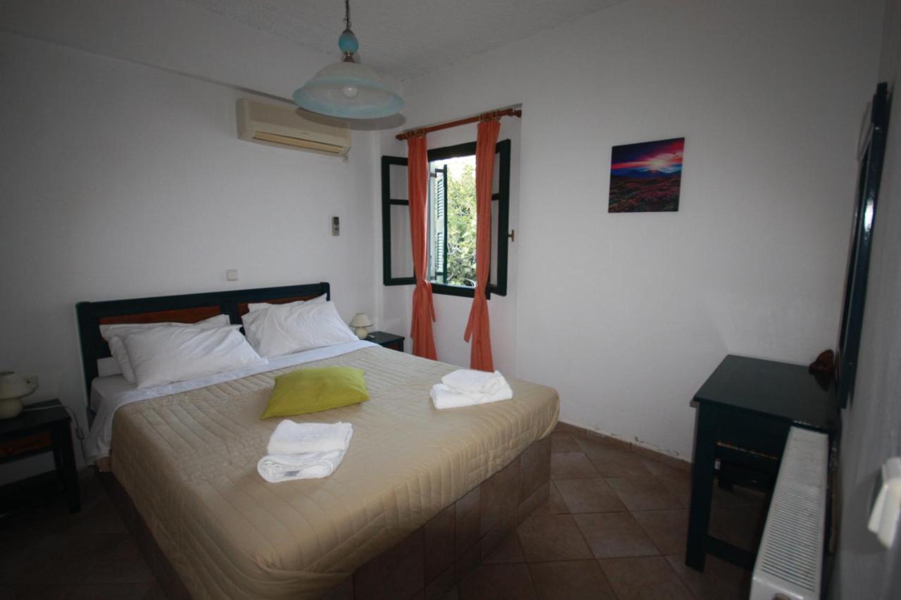 Cyclades Beach Apartments Chrisopigi  Exterior foto