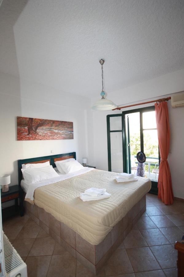 Cyclades Beach Apartments Chrisopigi  Exterior foto